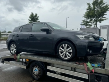 Auto zonder keuring opgehaald met takelwagen in België